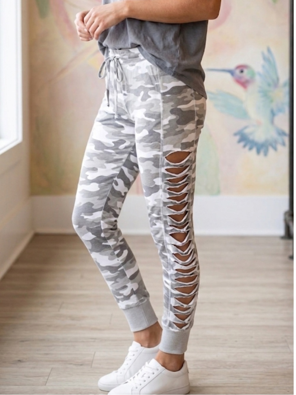 Chaser Camo Joggers with cut out strips on leggings size Small New!